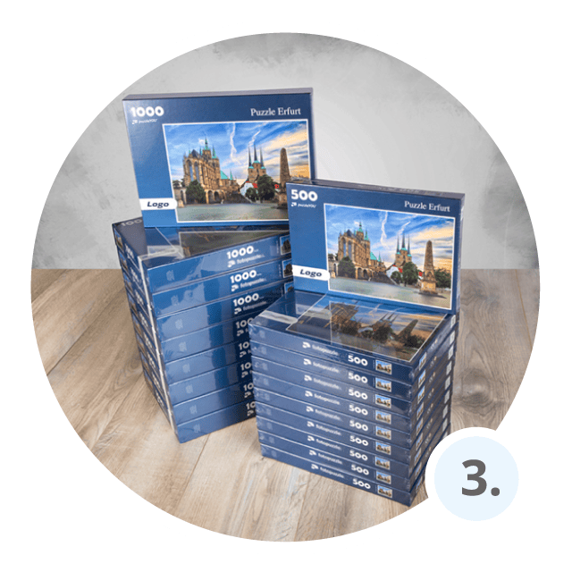 Na goedkeuring wordt de bestelling rechtstreeks naar onze interne productieafdeling gestuurd. Afhankelijk van het aantal stuks worden de geproduceerde puzzels of spellen binnen een week geleverd.